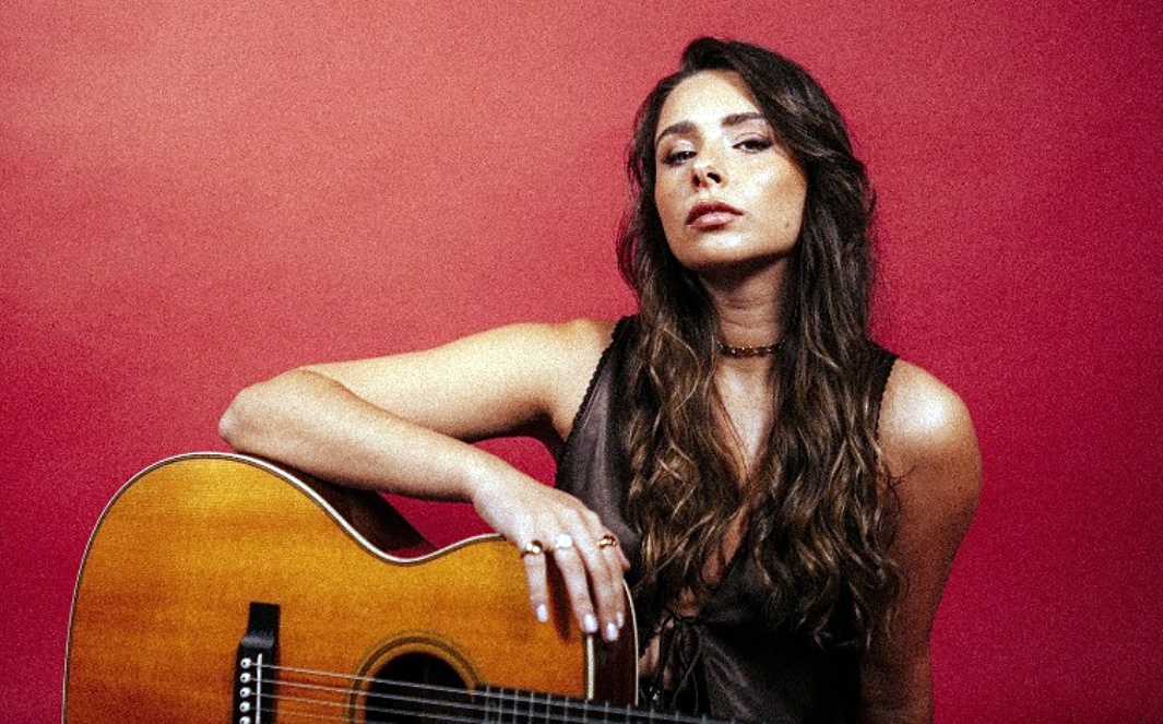 Joana Almeirante: The Virtuoso Guitarist Redefining Portuguese Pop